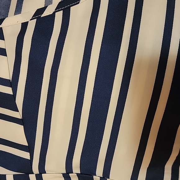 Express Tee - Picture 3 of 3